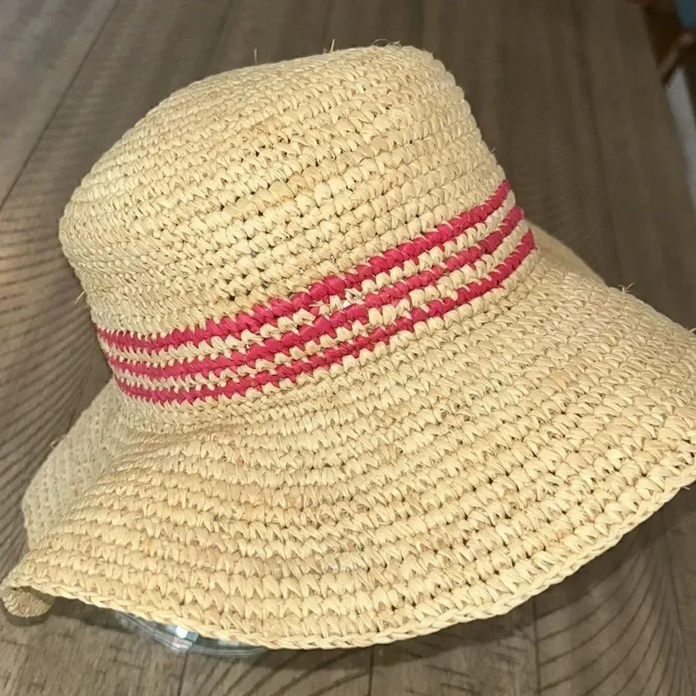 Fun 🤩 Hat 👒 fabulously flexible Pack away!!! ✈️ 🏝️ 🕶️ 👄 💄 Pink Stripes